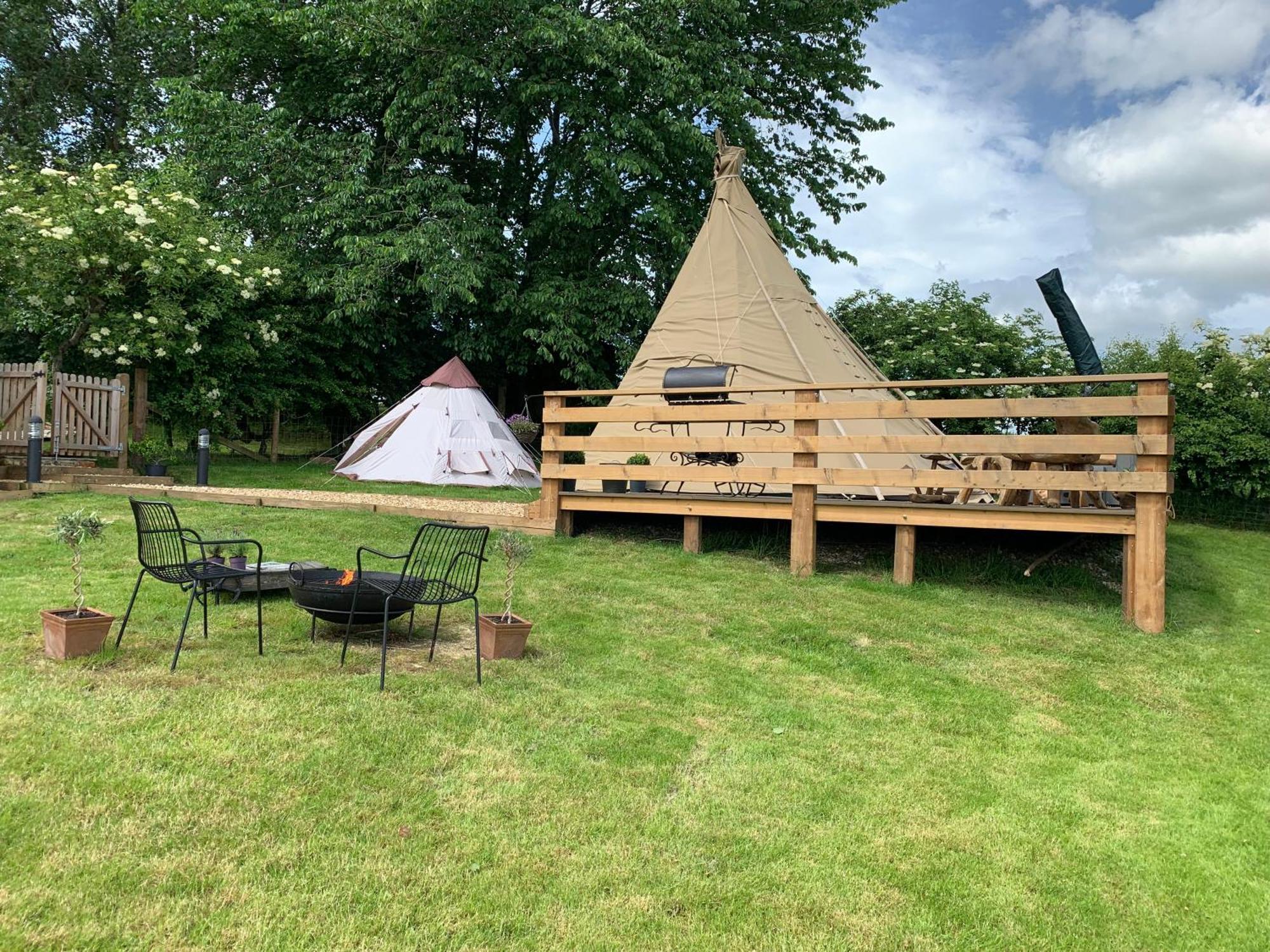 Burtree House & Retreats Tipi With Secluded Hot Tub Hotel Thirkleby Exterior photo