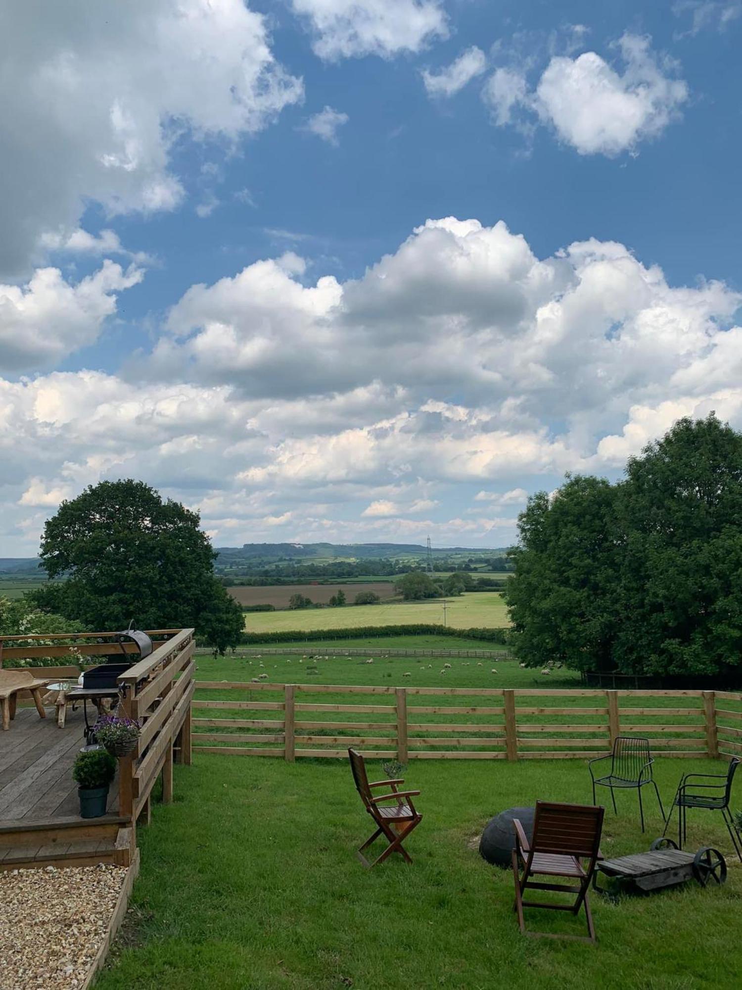 Burtree House & Retreats Tipi With Secluded Hot Tub Hotel Thirkleby Exterior photo