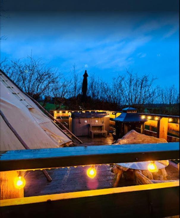 Burtree House & Retreats Tipi With Secluded Hot Tub Hotel Thirkleby Exterior photo