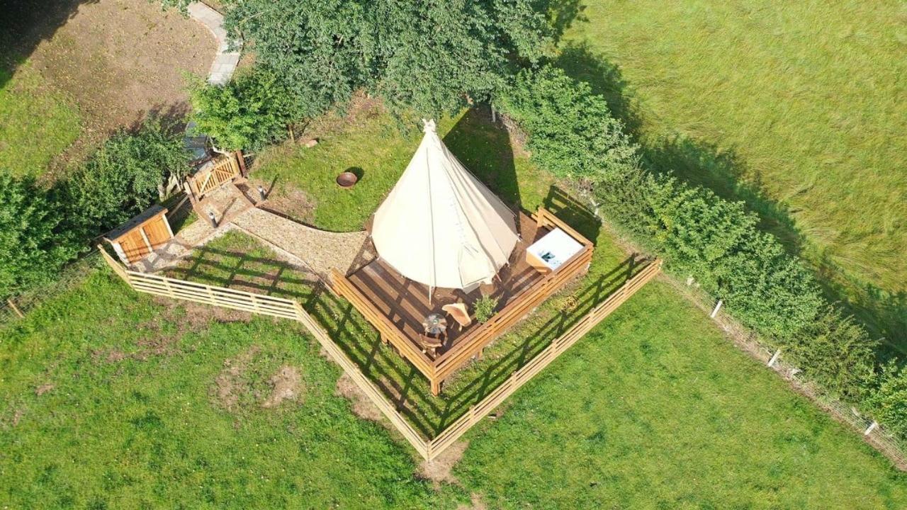 Burtree House & Retreats Tipi With Secluded Hot Tub Hotel Thirkleby Exterior photo
